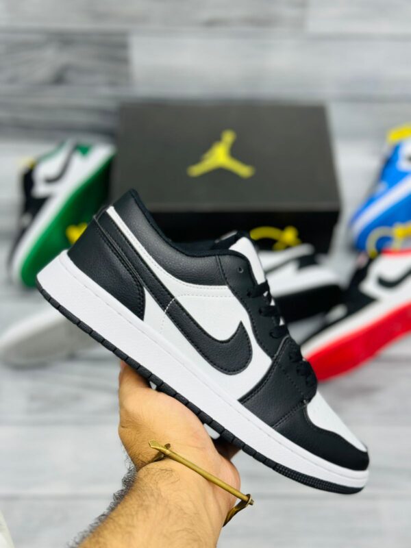 JORDAN LOW ( BLACK-WHITE)